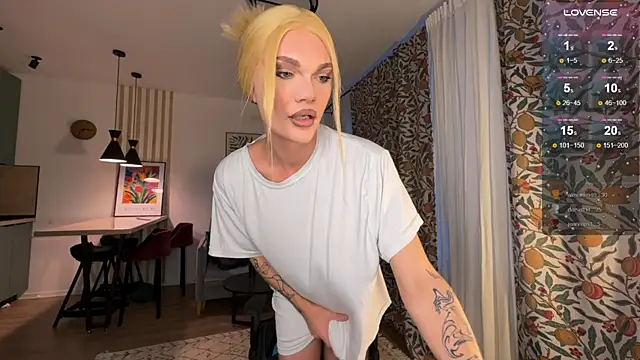 Snapshot of my-muse chatting on October 17, 1:46 pm my-muse online show from October 17, 1:46 pm