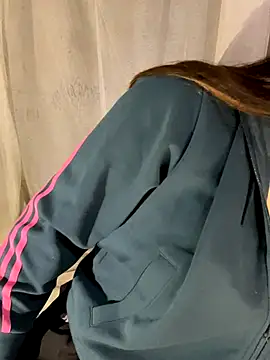 Hinne07 online show from December 18, 12:49 am