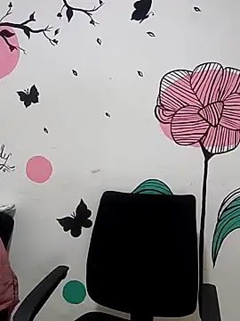 curvy diva  online show from October 4, 11:52 am