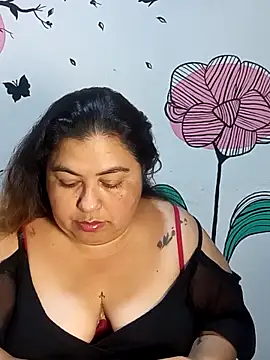 curvy diva  online show from October 8, 9:29 am