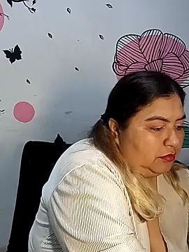 curvy diva  online show from October 14, 1:12 pm