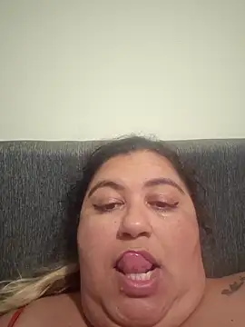 curvy diva  online show from November 10, 11:59 pm