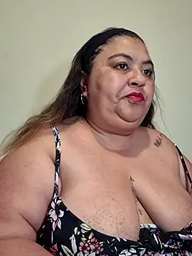 curvy diva  online show from February 15, 11:19 am