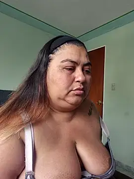 curvy diva  online show from February 28, 7:48 pm