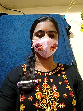 Snapshot of mini-queen chatting on February 24, 10:24 am mini-queen online show from February 24, 10:24 am