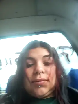 snow belle online show from December 1, 6:02 pm