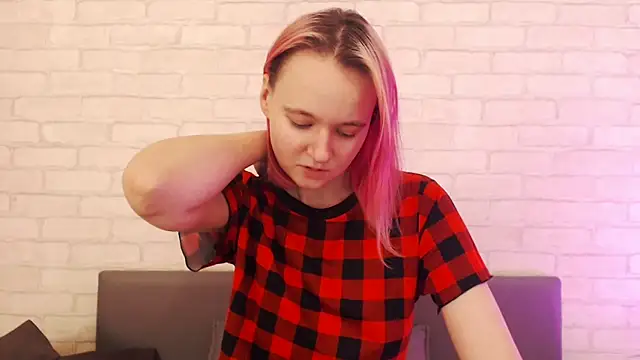 Ericha Stone online show from November 19, 1:16 am