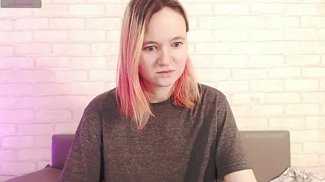 Ericha Stone online show from March 5, 1:23 am