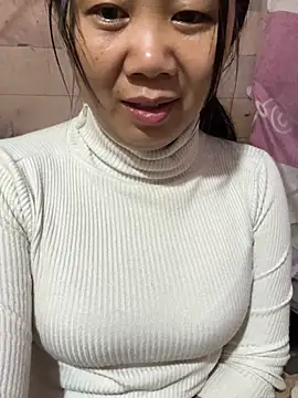 Snapshot of Binjt chatting on March 5, 6:48 pm Binjt online show from March 5, 6:48 pm
