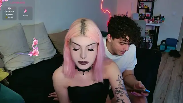 Snapshot of Alice18James chatting on September 14, 6:07 pm Alice18James online show from September 14, 6:07 pm