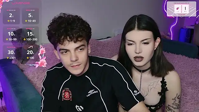 Snapshot of Alice18James chatting on October 5, 3:10 pm Alice18James online show from October 5, 3:10 pm