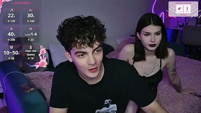 Snapshot of Alice18James chatting on October 9, 5:00 pm Alice18James online show from October 9, 5:00 pm