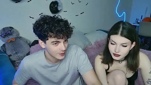 Snapshot of Alice18James chatting on October 17, 6:32 pm Alice18James online show from October 17, 6:32 pm