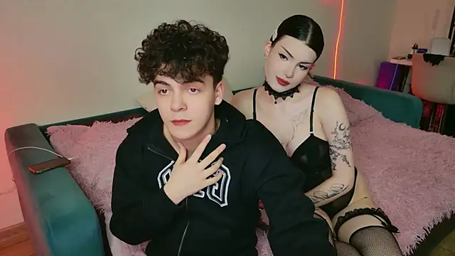 Alice18James online show from November 9, 4:49 pm