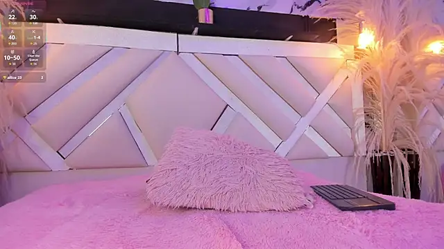 Madison 03 online show from May 22, 1:39 pm