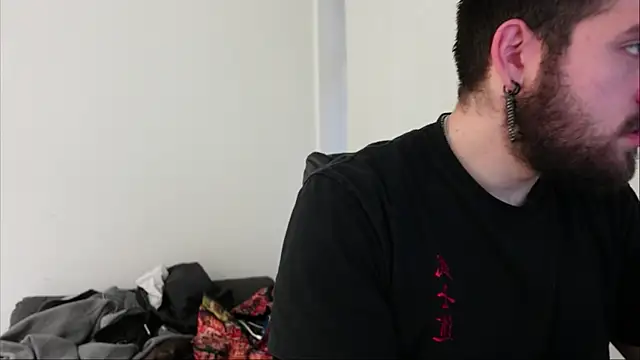 Snapshot of Mike_Platano chatting on October 16, 5:08 am Mike Platano online show from October 16, 5:08 am