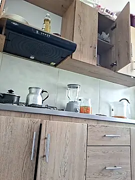 Alisson Morgann online show from April 12, 2:00 pm