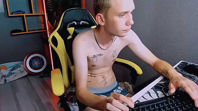 Snapshot of TimBlaks chatting on September 13, 4:12 am TimBlaks online show from September 13, 4:12 am