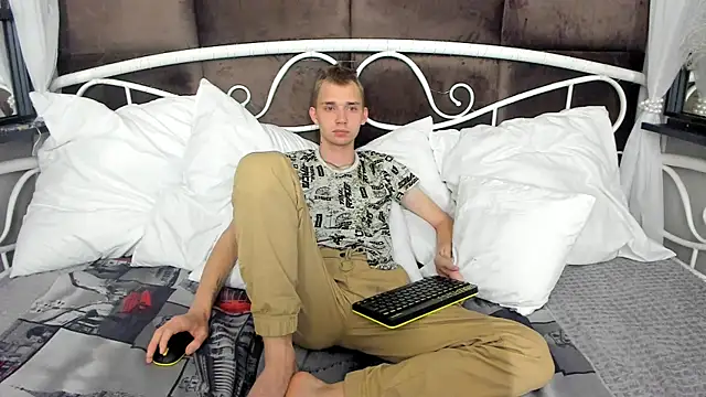 Snapshot of TimBlaks chatting on October 3, 8:39 pm TimBlaks online show from October 3, 8:39 pm