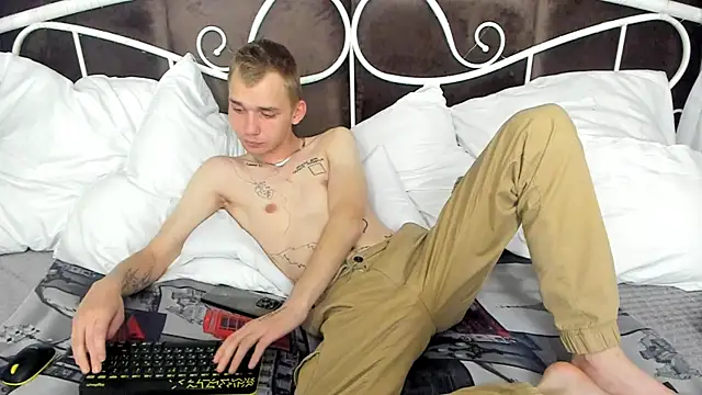 Snapshot of TimBlaks chatting on October 4, 8:56 am TimBlaks online show from October 4, 8:56 am