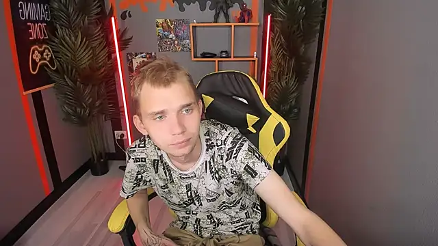 Snapshot of TimBlaks chatting on October 6, 3:42 pm TimBlaks online show from October 6, 3:42 pm