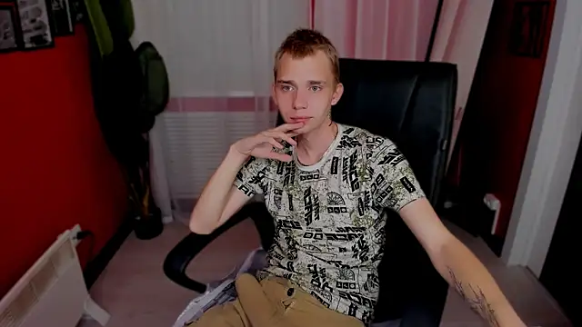 Snapshot of TimBlaks chatting on October 8, 10:35 am TimBlaks online show from October 8, 10:35 am