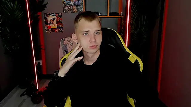 Snapshot of TimBlaks chatting on October 13, 8:53 pm TimBlaks online show from October 13, 8:53 pm