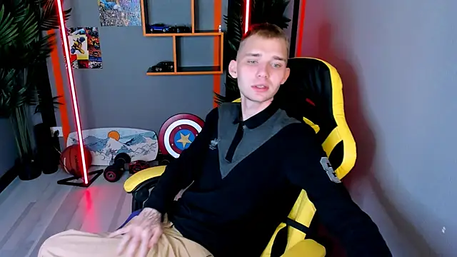 Snapshot of TimBlaks chatting on October 17, 9:28 pm TimBlaks online show from October 17, 9:28 pm