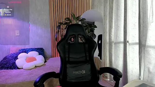 emma       online show from January 18, 9:07 pm