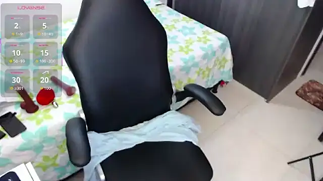 aynarakiss online show from October 1, 3:07 pm