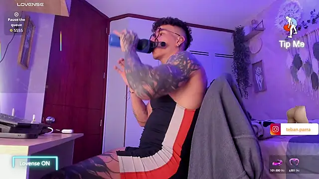 estebandi do online show from September 18, 11:01 am