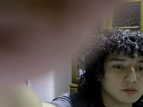 Snapshot of handsomeguy_carl chatting on July 22, 9:45 am handsomeguy carl online show from July 22, 9:45 am