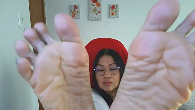 LissafeetHott online show from March 22, 4:10 pm