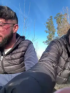 Snapshot of duomagique_off chatting on February 6, 3:15 pm duomagique off online show from February 6, 3:15 pm