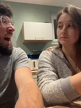 Snapshot of duomagique_off chatting on April 5, 11:13 pm duomagique off online show from April 5, 11:13 pm