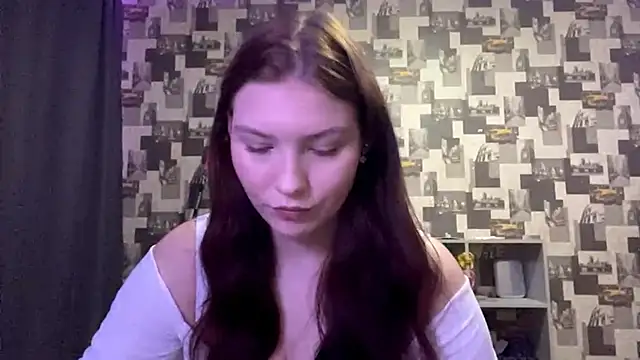 Snapshot of SwiiSweet chatting on September 24, 4:21 pm SwiiSweet online show from September 24, 4:21 pm