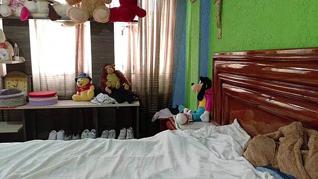  Charlize theron  online show from February 12, 8:59 pm