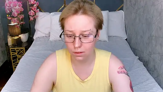 AlexandraGreen online show from March 5, 9:22 pm