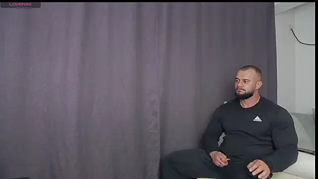 Snapshot of RickyMiami1 chatting on October 10, 7:46 pm RickyMiami1 online show from October 10, 7:46 pm