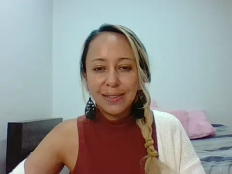 leah susman online show from October 21, 1:50 am