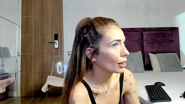 JessicaSky  online show from June 13, 7:45 pm