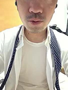 Snapshot of erosuke9 chatting on April 27, 9:13 pm erosuke9 online show from April 27, 9:13 pm