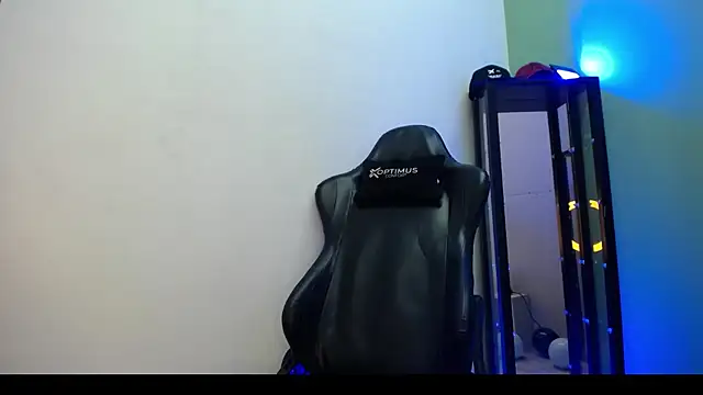 dilan hott  online show from January 10, 4:09 pm