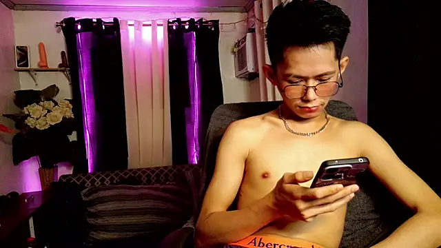 Skinny CumLoader69 online show from February 26, 8:30 pm