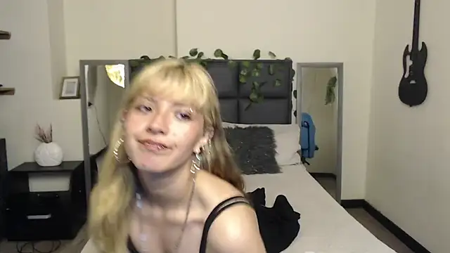 Amnesia  online show from November 28, 6:10 pm