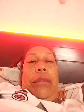 Naomi-Mature online show from December 15, 8:40 am