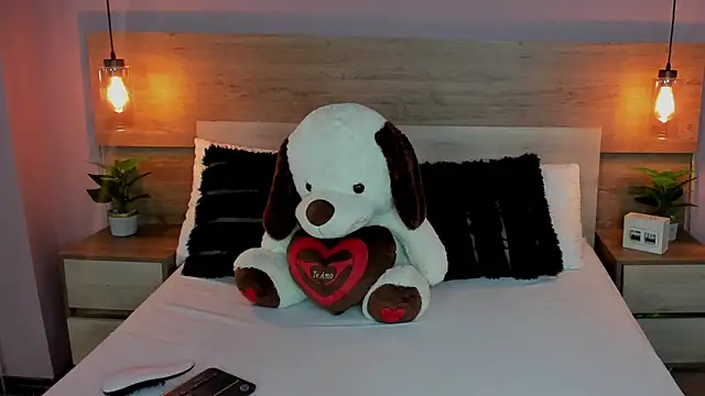 SusanAdams1 online show from February 18, 2:35 pm