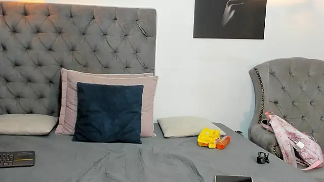 nahiroby ebony online show from March 21, 3:04 pm