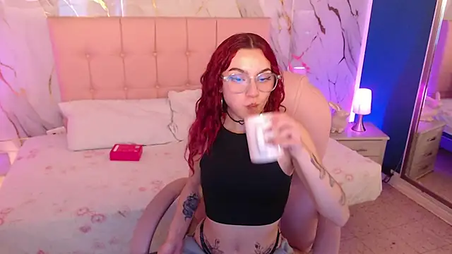 Red kytty6 online show from November 22, 3:33 pm