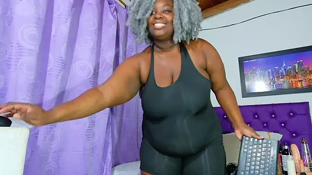 Snapshot of ebony_NeighborMoans chatting on July 2, 3:06 am ebony NeighborMoans online show from July 2, 3:06 am